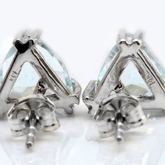 1.75 Carat Natural Aquamaine in 14k White Gold - Picture 4 of 4